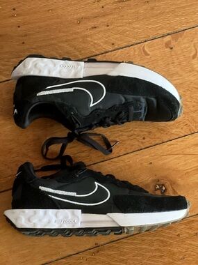Nike Fontanka Waffle Rare Retro Sneaker